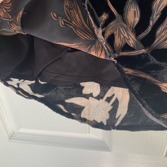 Sage The Label Velvet Burnout Mini Skirt - Picture 3 of 9